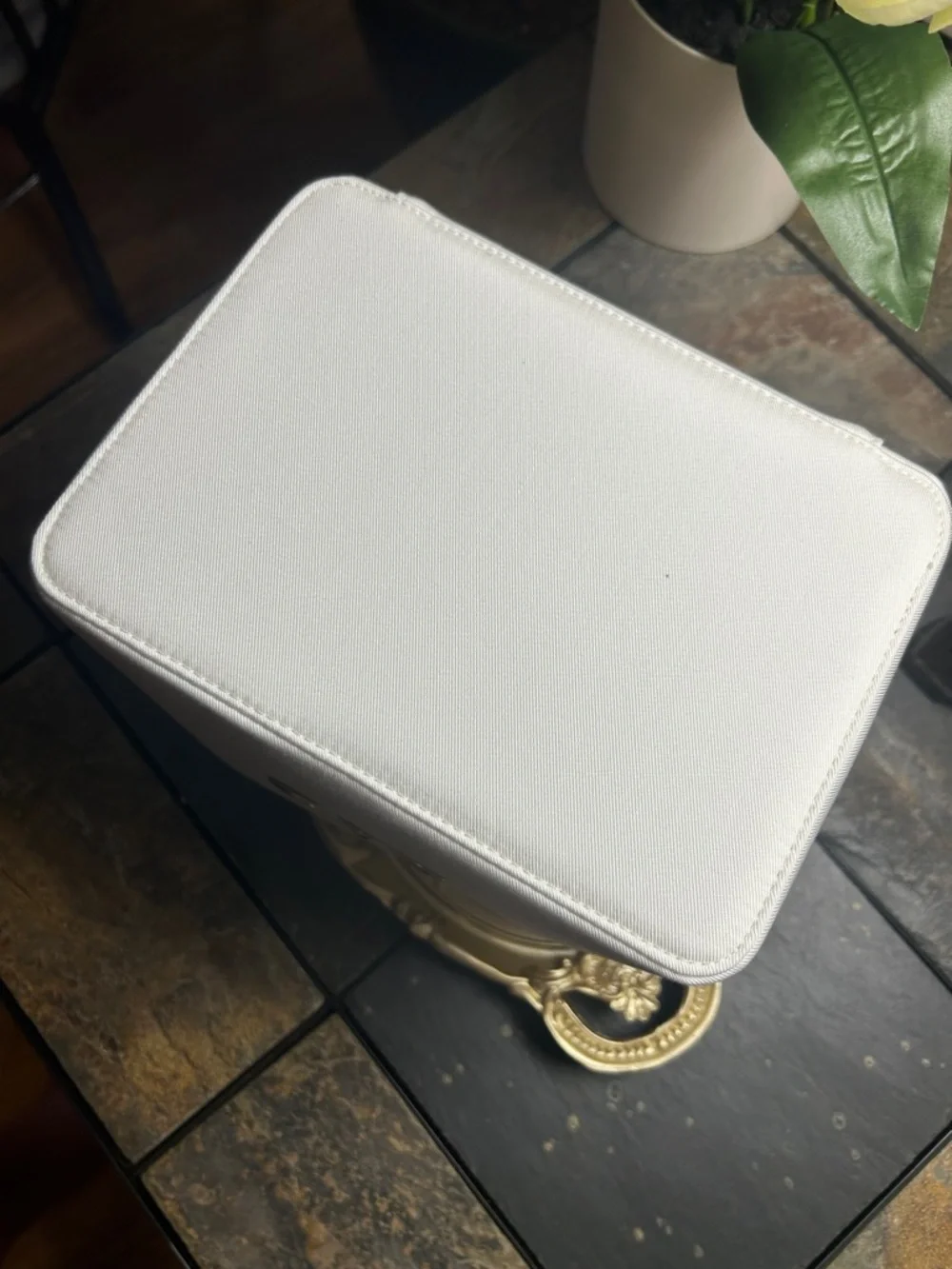 DIOR Cream Vanity Case with Gold Emblem - NEW - Picture 6 of 9